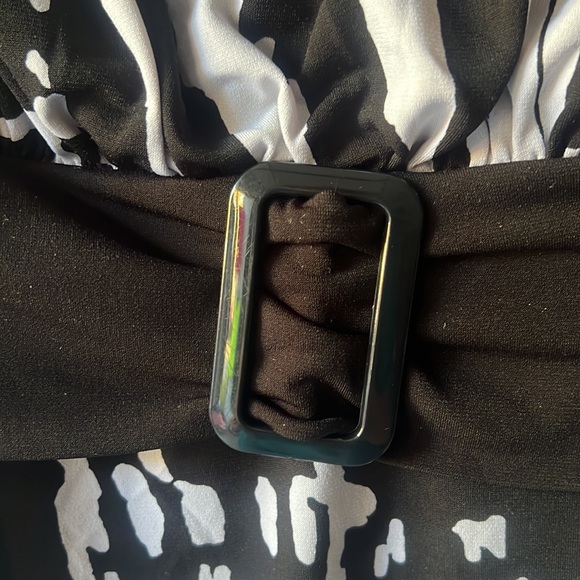 IZ Byer top. Large. I wore this with a cardigan (not included). - Picture 7 of 7